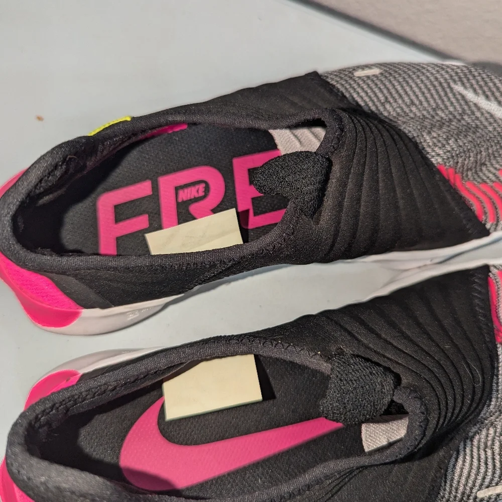 Nike Free RN Flyknit 3.0 Men's Size 8 US Pink Black Athletic Shoes - Picture 5 of 6